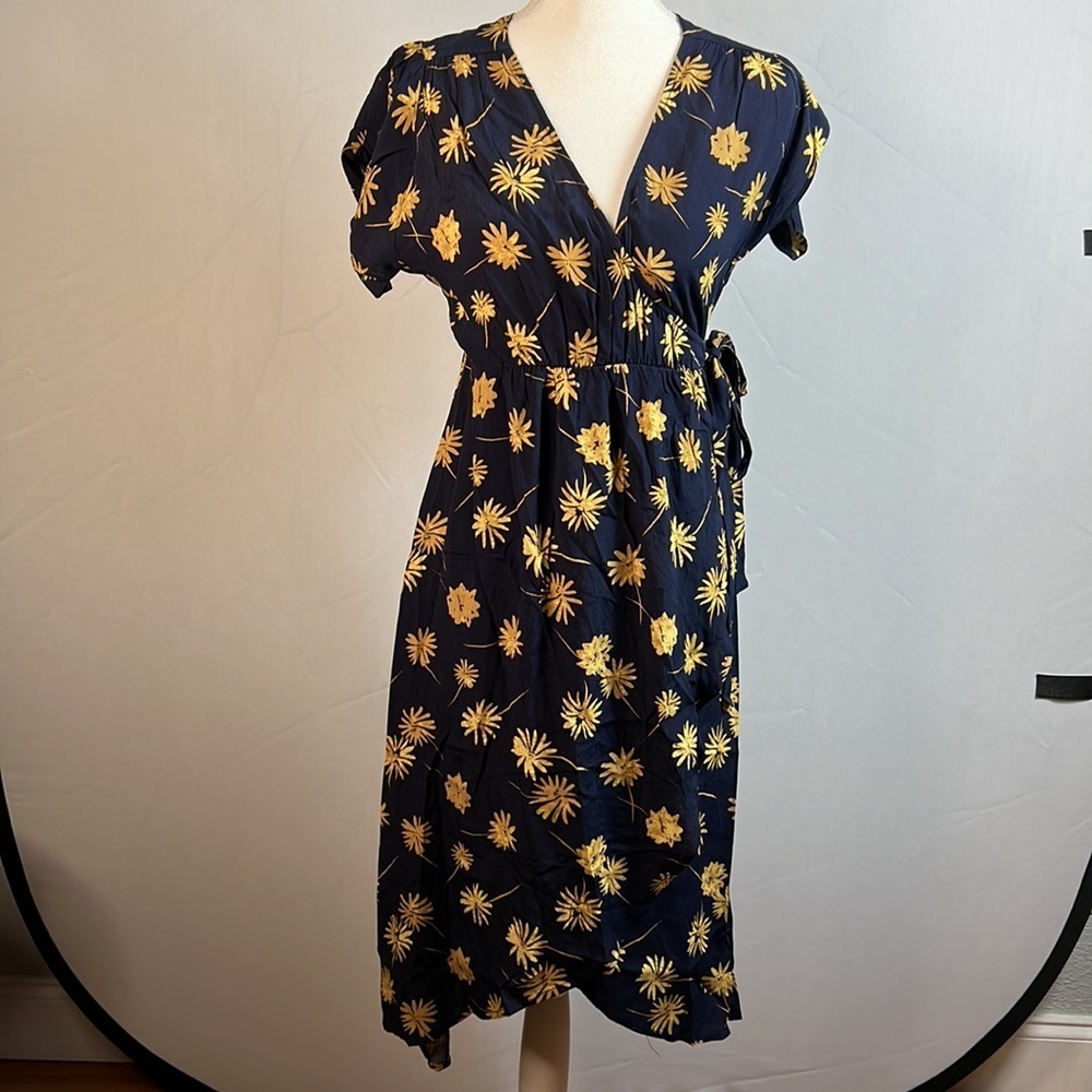 NWOT Urban Outfitters Size XS Blue/Yellow Floral Alto Wrap Midi Dress